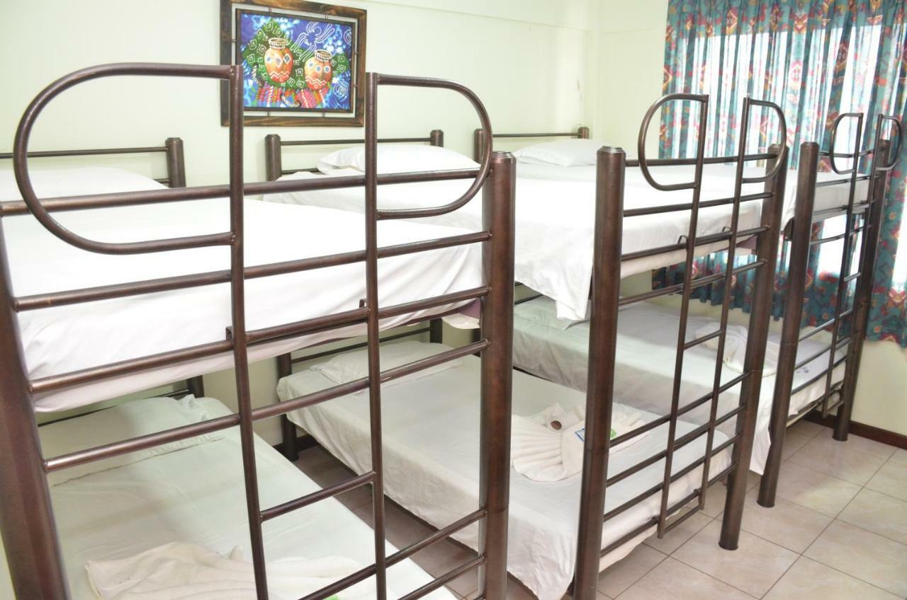 Hostal Ibiza Santa Cruz de La Sierra Bagian luar foto